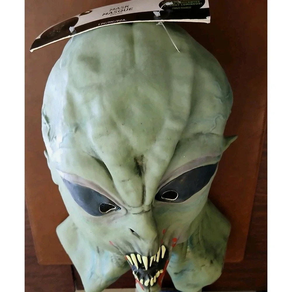 NWT Alien Mask with Glowing Teeth & Forehead Costume Horror‎ Halloween 14+ #1181